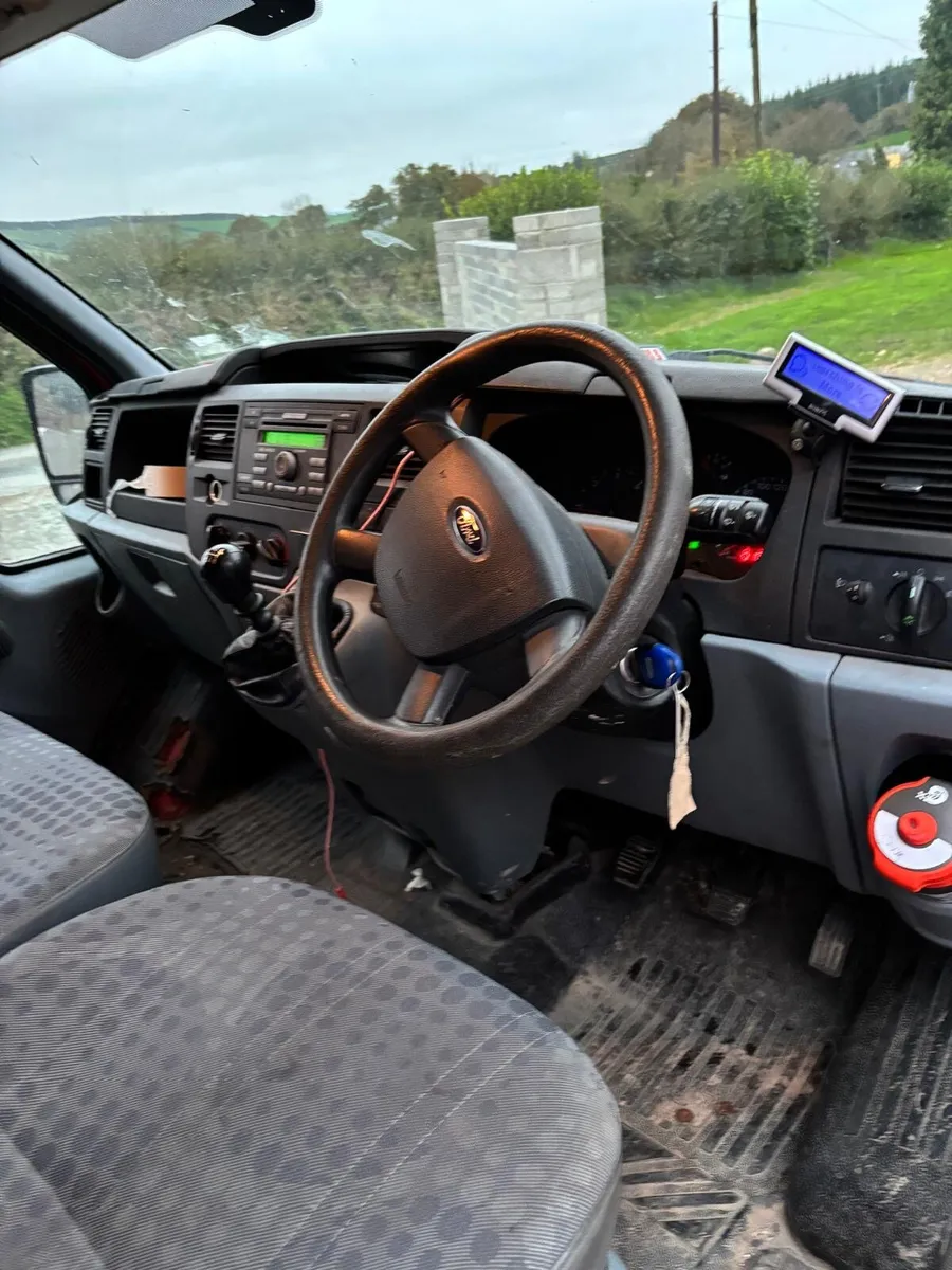 Ford Transit - Image 4
