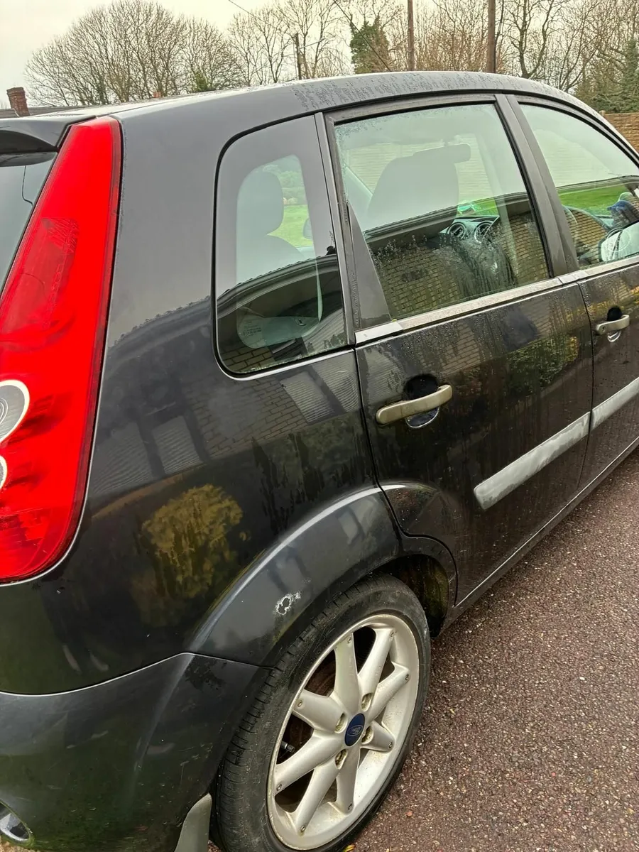 Ford Fiesta 2006 - Image 2