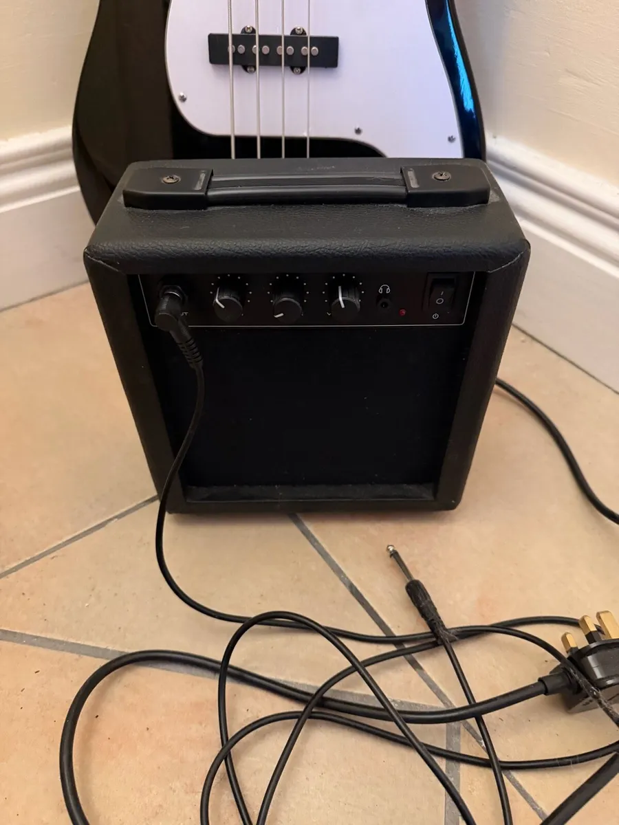 Vision String Bass Guitar (+ Amp, Cable & Pick) - Image 3