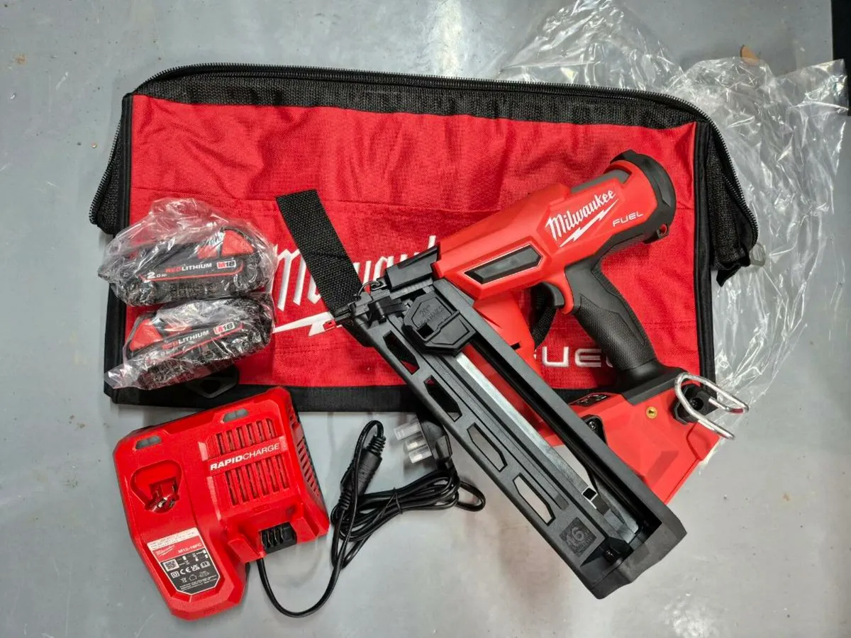 Milwaukee M18 Fuel 16 Gauge 2nd Fix Nail Gun Kit - Image 1