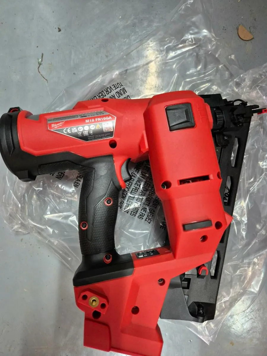 Milwaukee M18 Fuel 16 Gauge 2nd Fix Nail Gun Body - Image 3