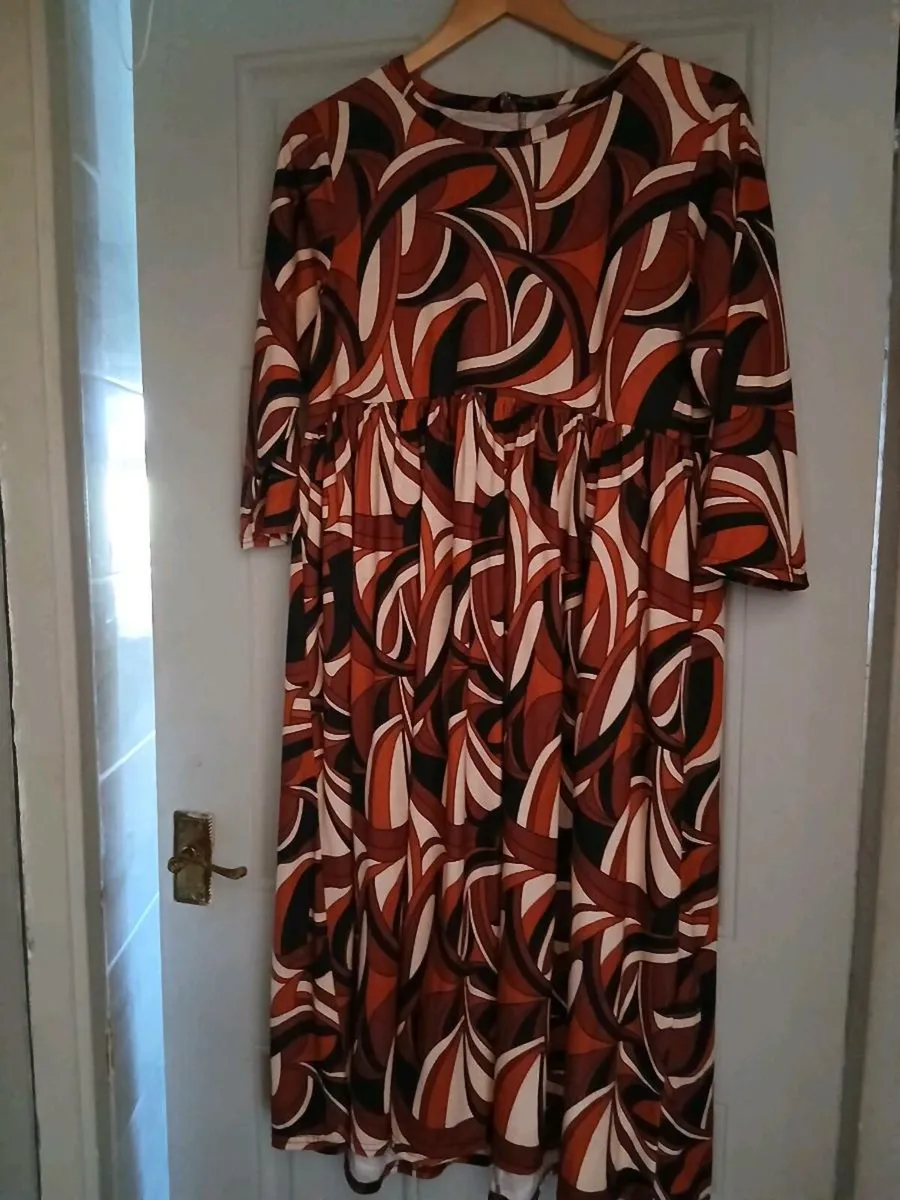 Ladies dress - Image 1