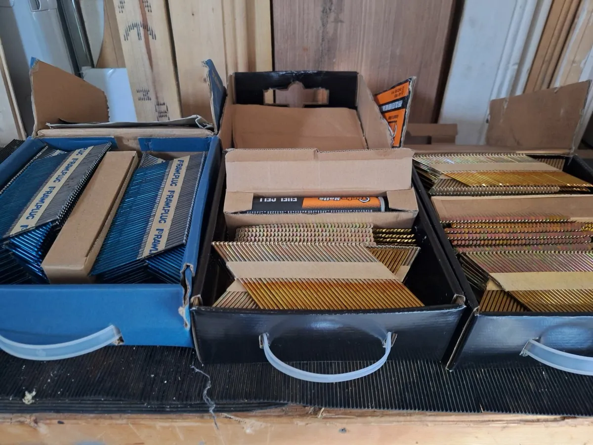 First fix nails  3 box's - Image 1