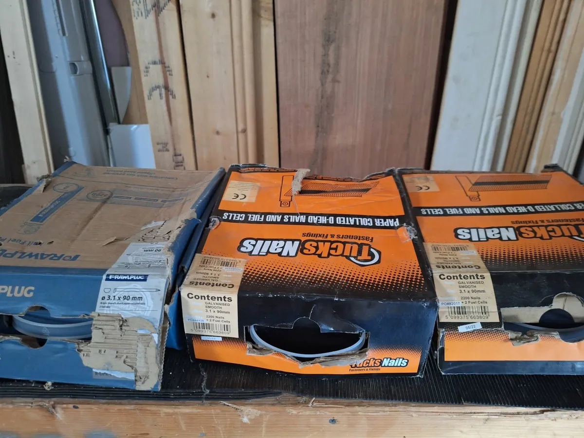 First fix nails  3 box's - Image 2