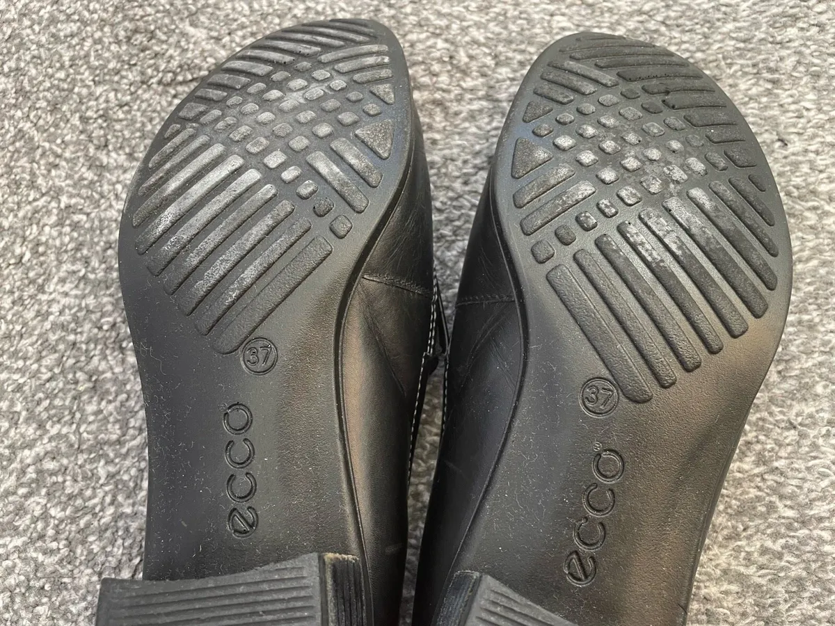 Ecco black leather shoes - Image 4