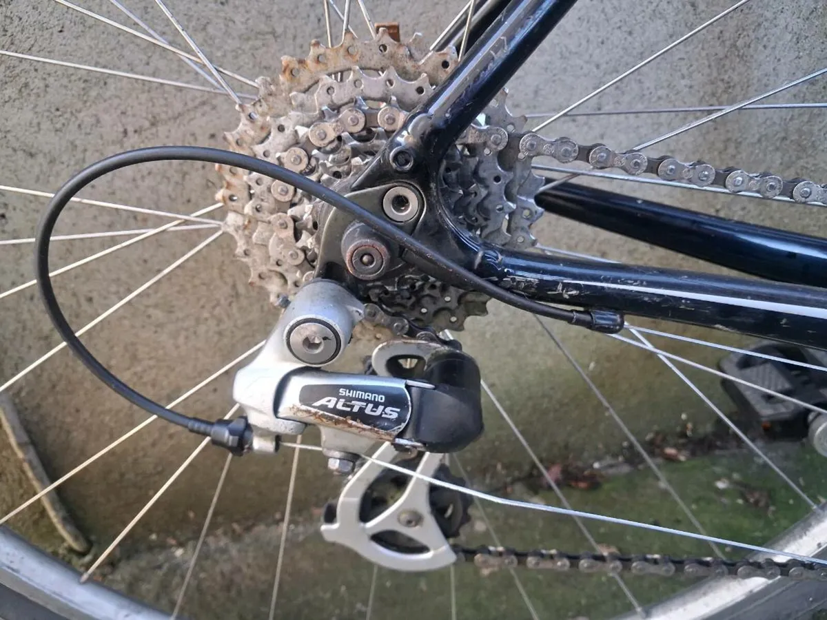 Hybrid Bike - Image 2