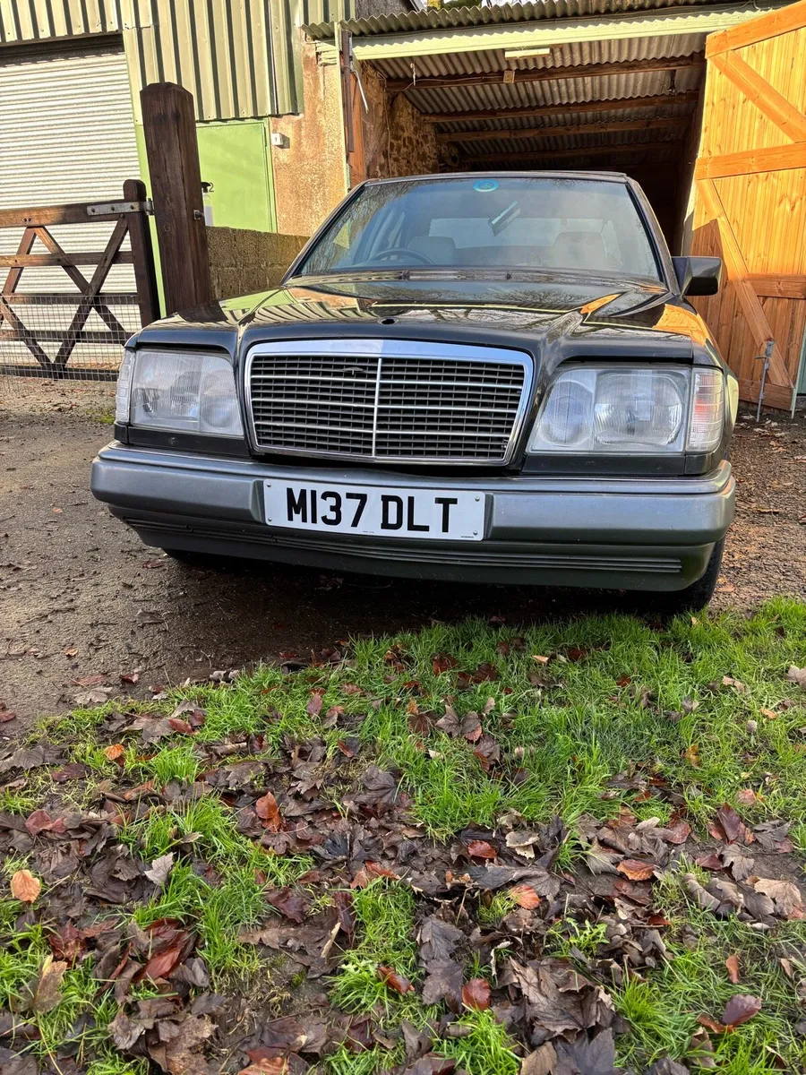 Mercedes W124 - Image 3