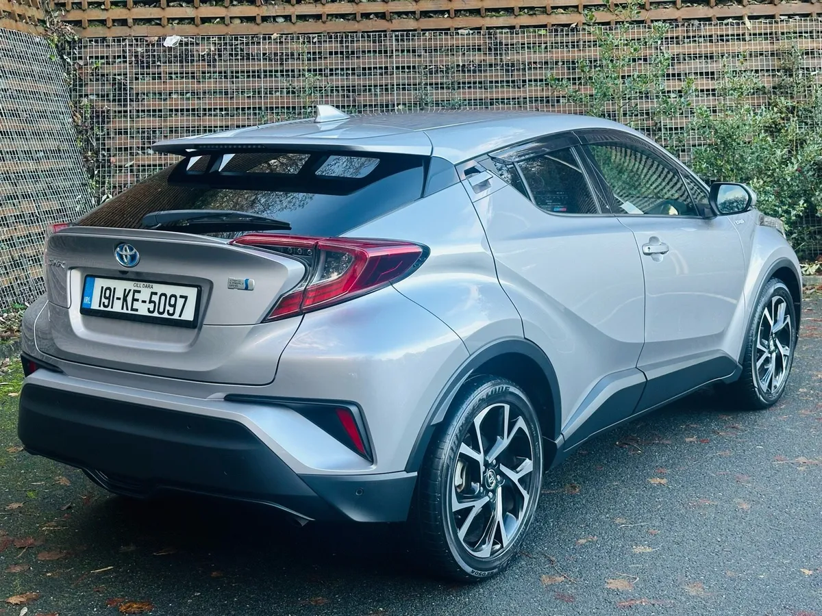 **HIGH SPEC** 191 Toyota CHR 1.8 HYBRID - Image 2