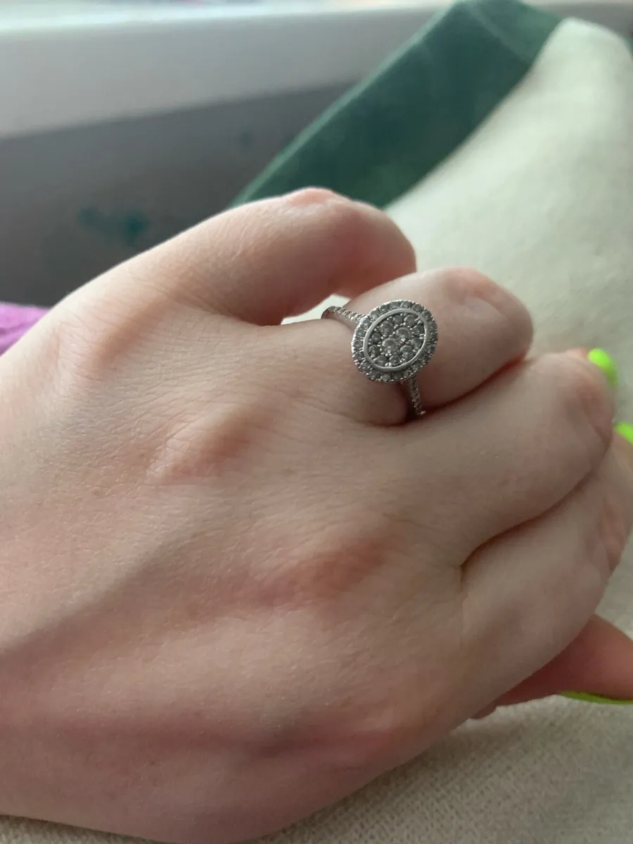 Stunning vintage style high halo engagment ring - Image 1