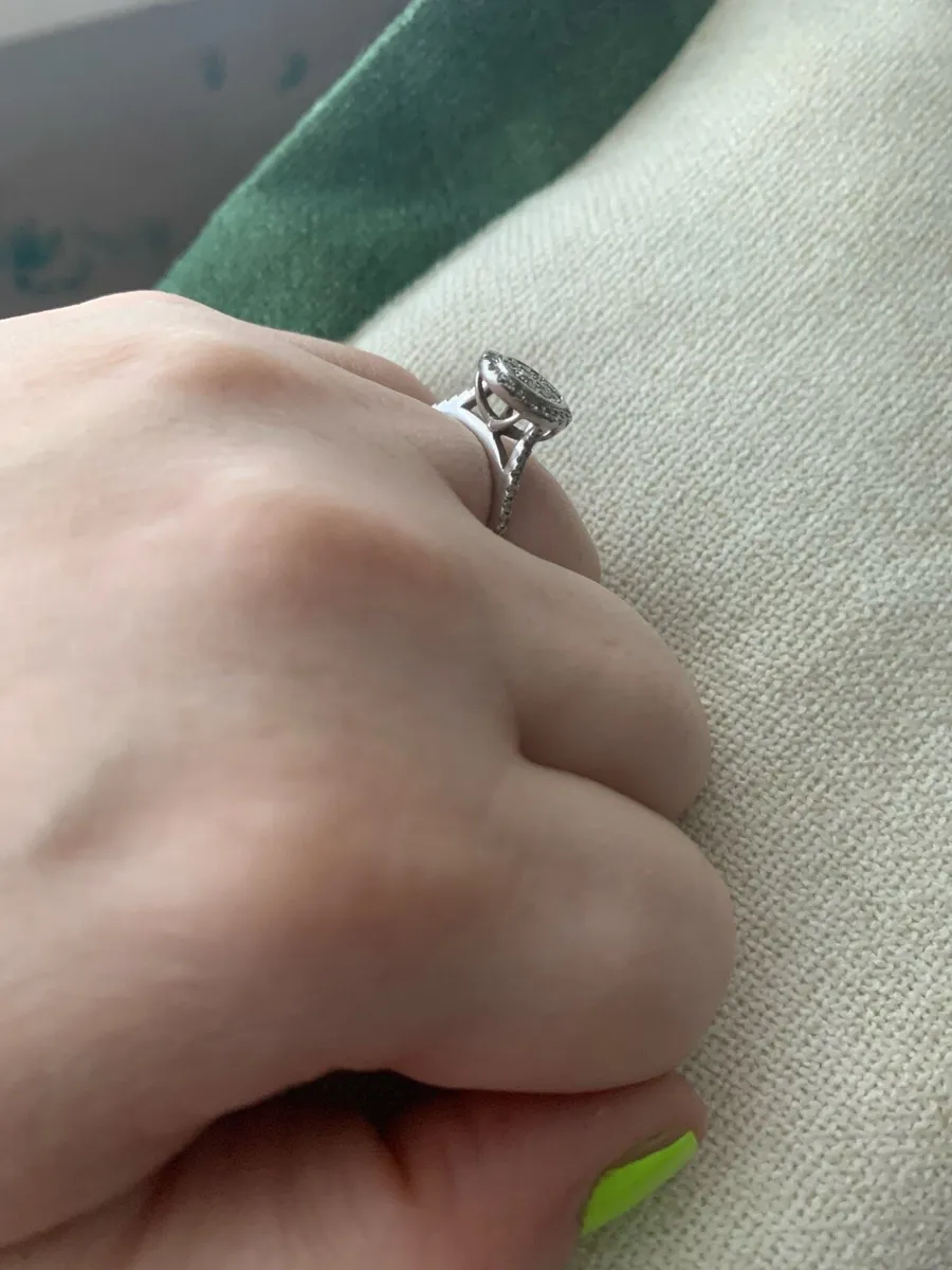 Stunning vintage style high halo engagment ring - Image 4