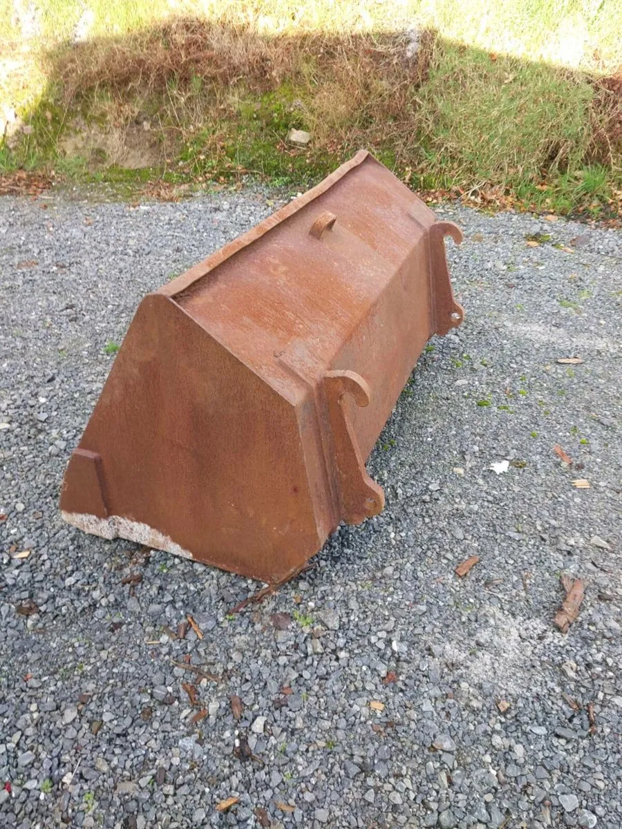 4 foot loader bucket - Image 2