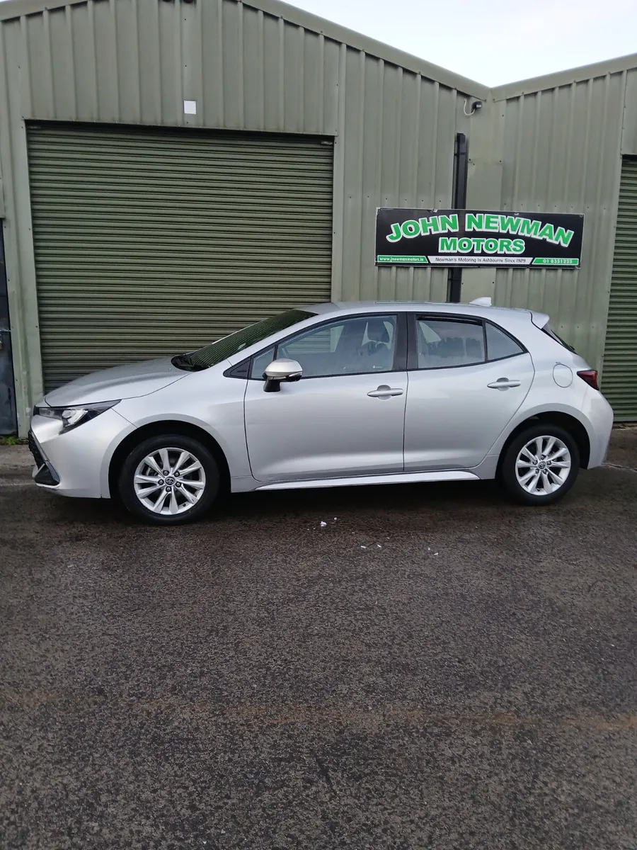 Toyota Corolla hybrid auto 2023 - Image 1