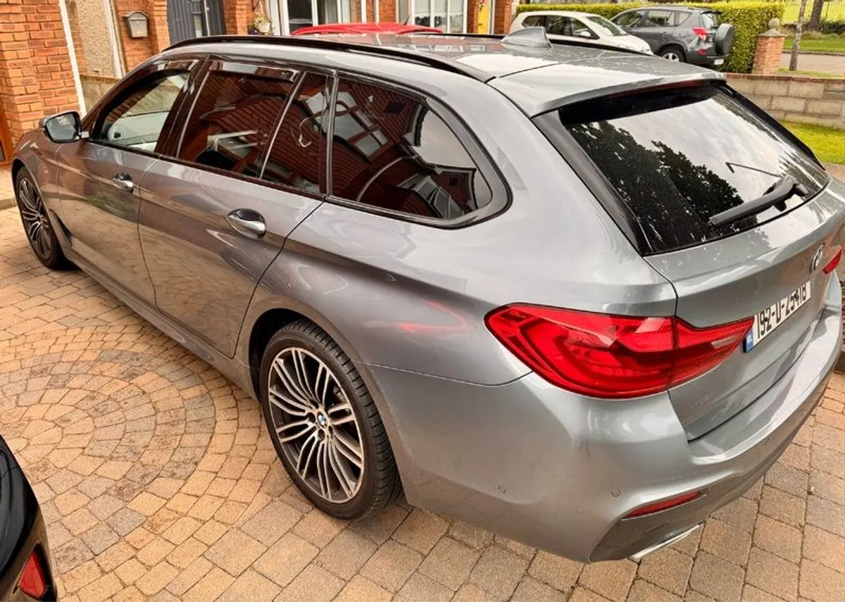 2019 Bmw 5-series - Image 3