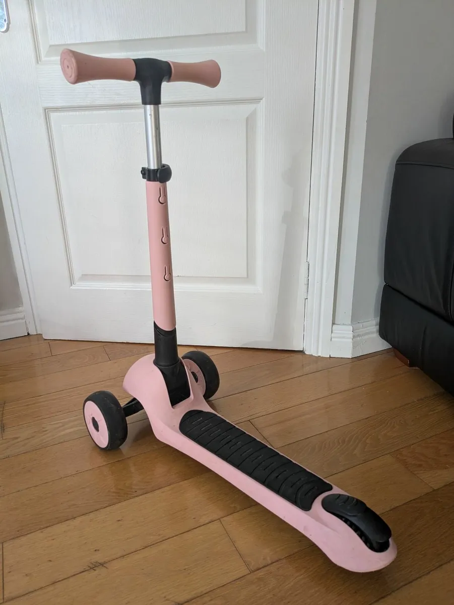 Scooter - Image 1