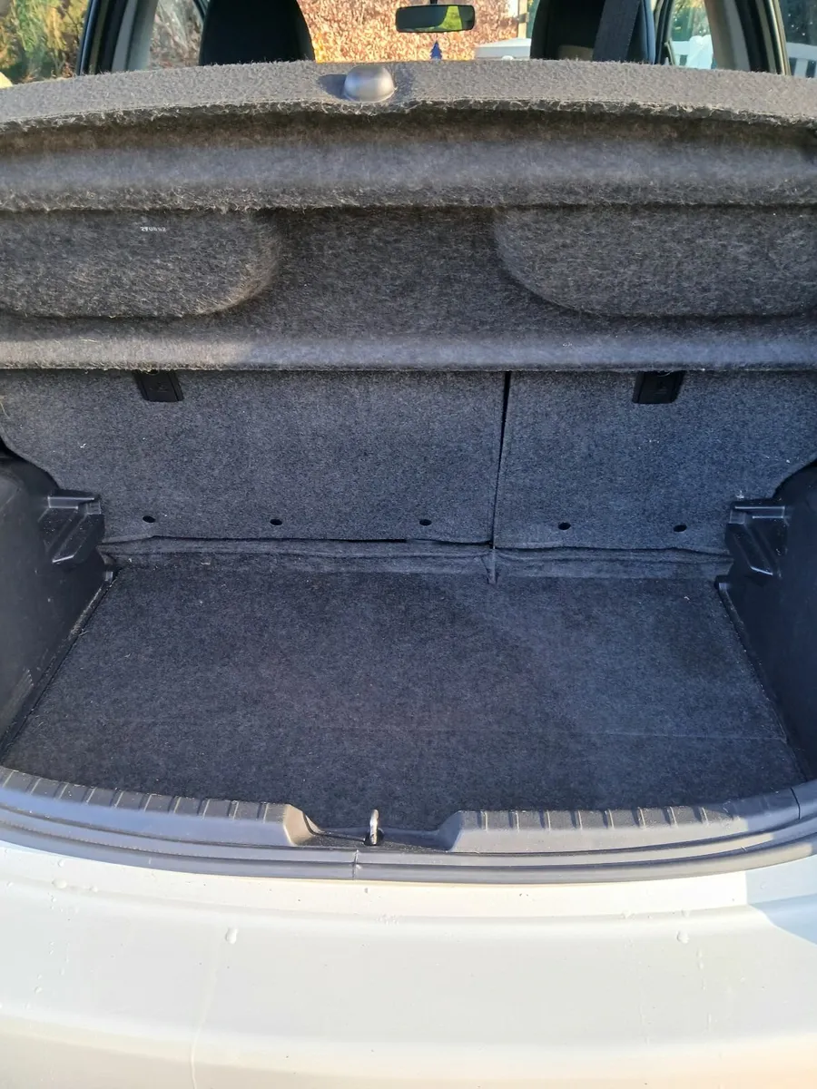 Toyota Yaris 2016 - Image 4