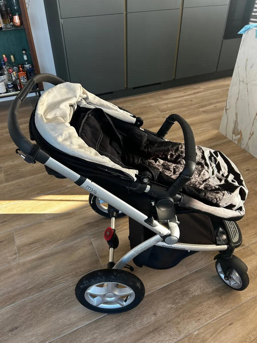 Mothercare my4 buggy/pram (FREE to take away) - Image 4