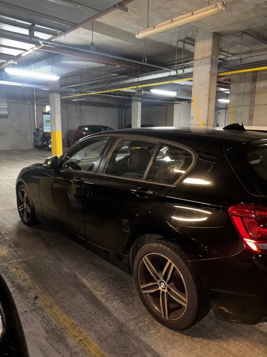 BMW 1-Series 2011 - Image 2