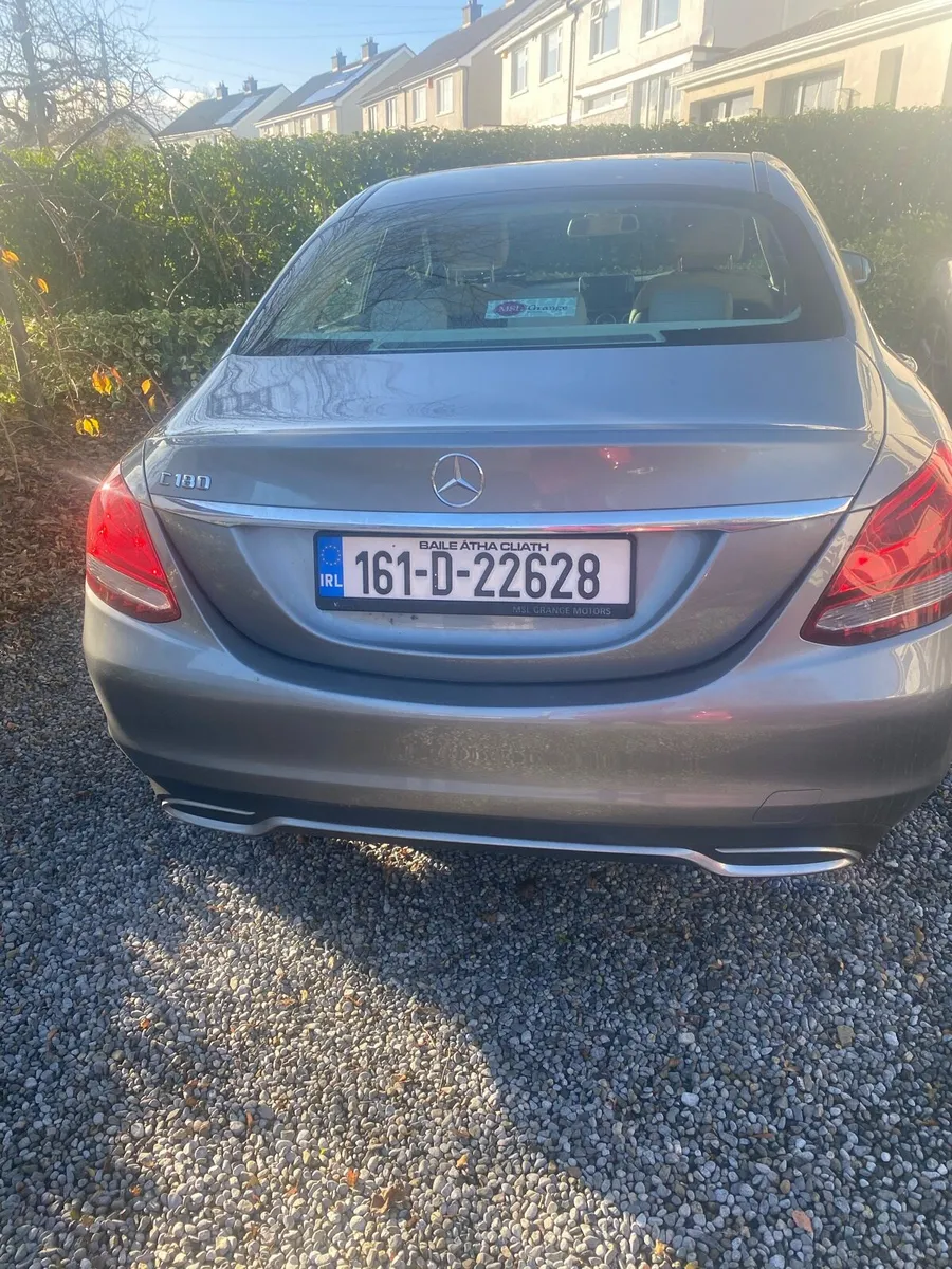 Mercedes-Benz in immaculate condition - Image 2