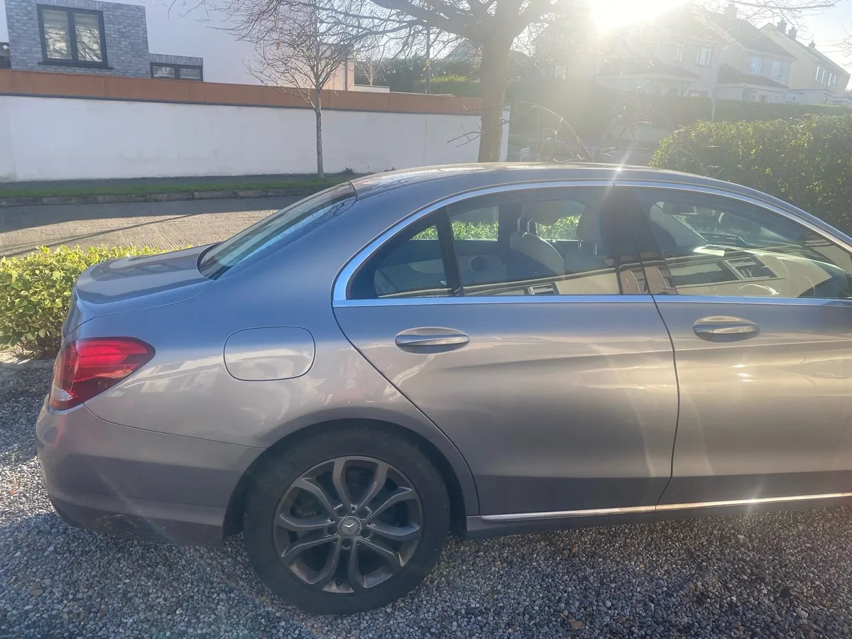 Mercedes-Benz in immaculate condition - Image 3