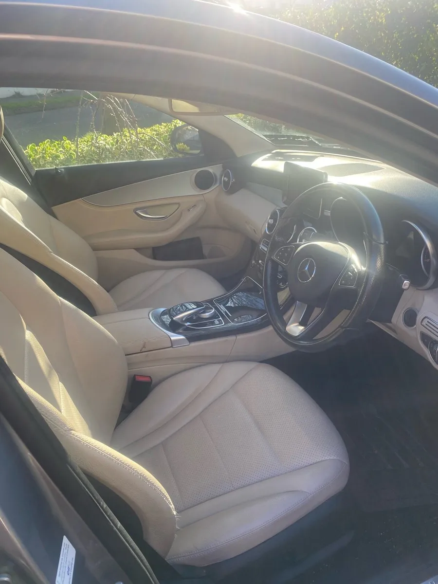 Mercedes-Benz in immaculate condition - Image 4