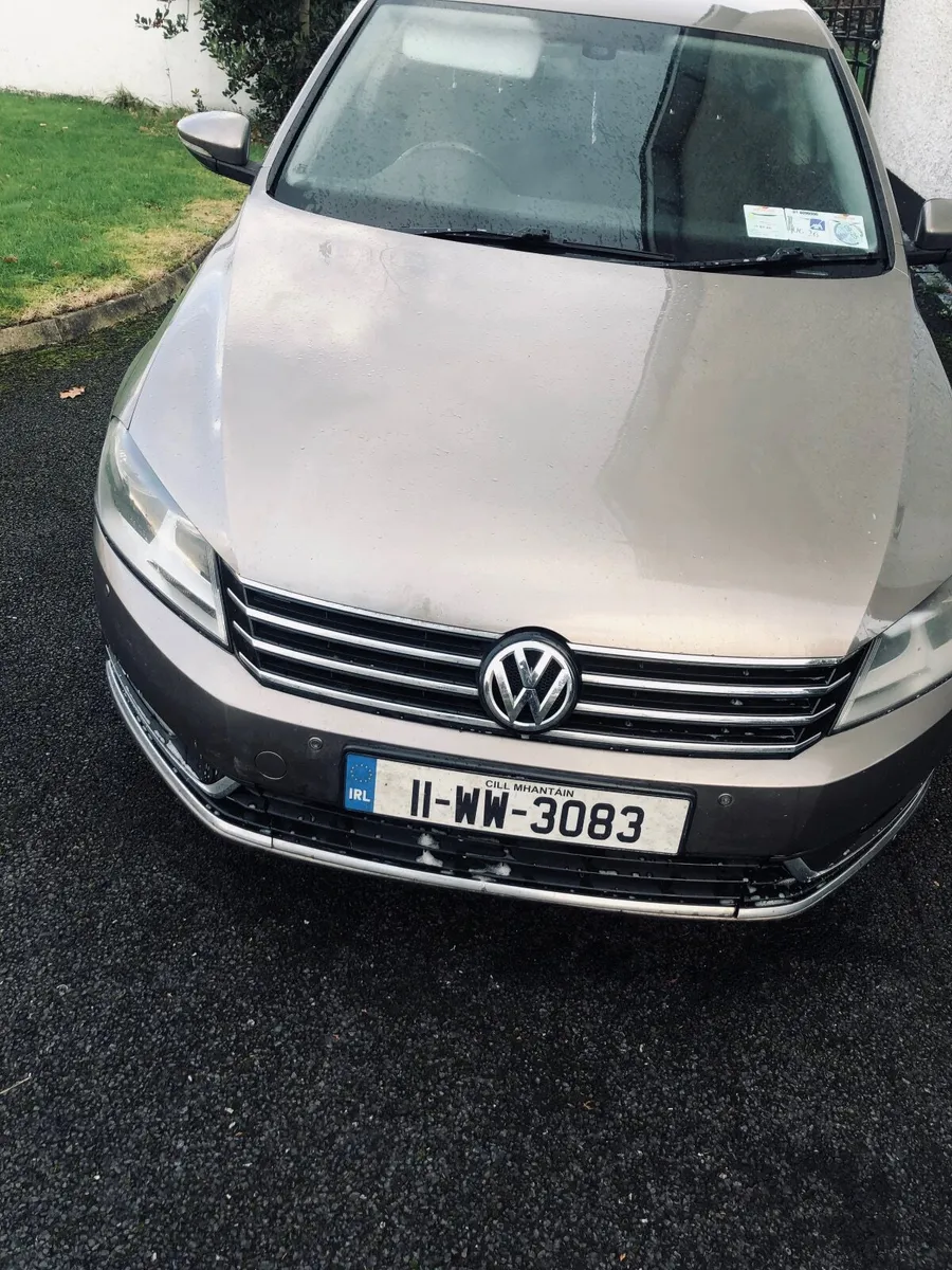 Volkswagen Passat 2011 - Image 2