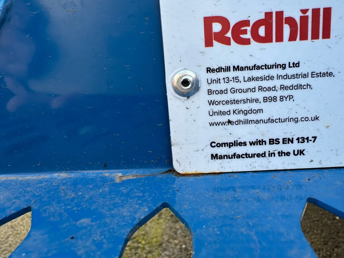 Platform Ladder - Image 2