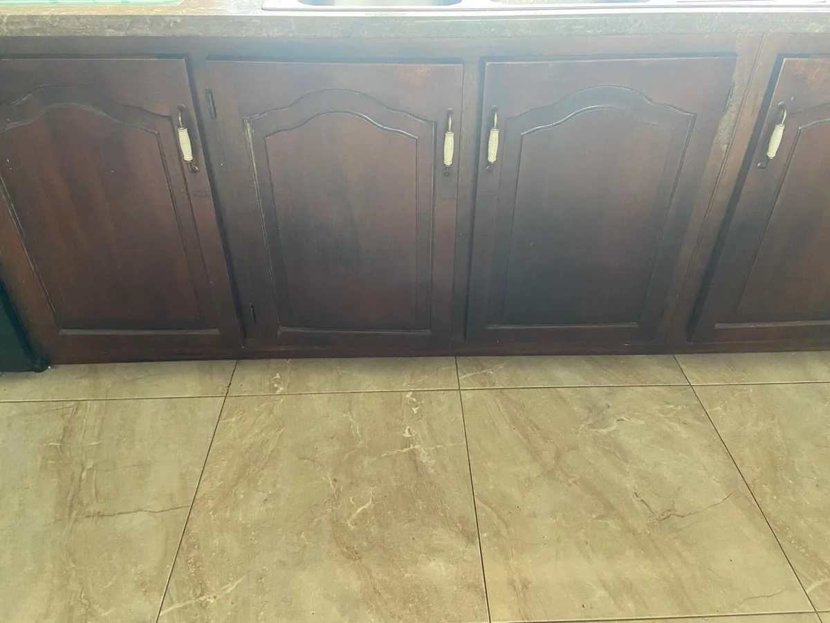 Mahogany Kitchen - Image 3