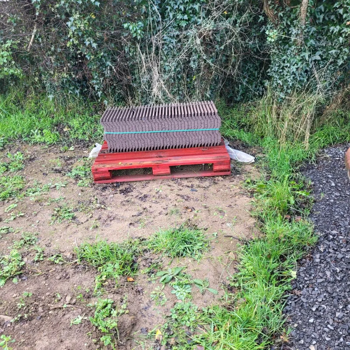 Roof tikes - Image 4