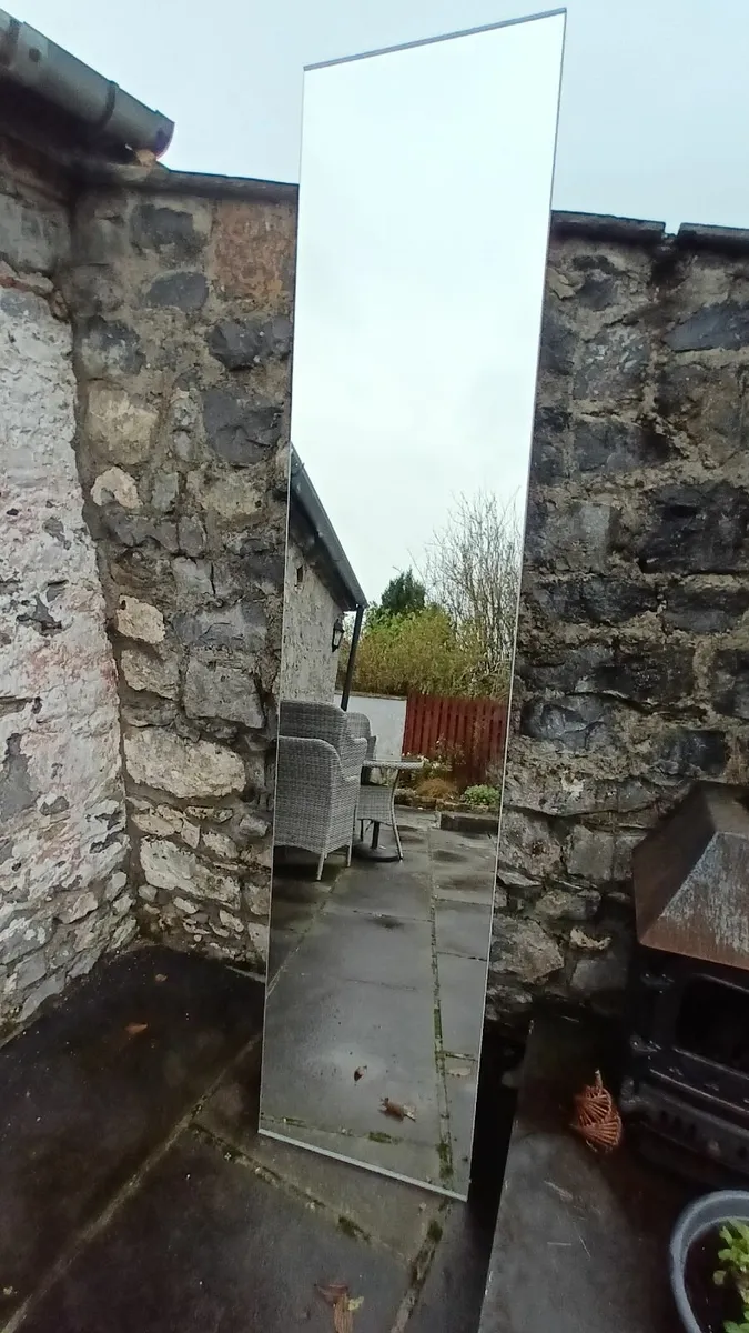 Large mirror - Image 1