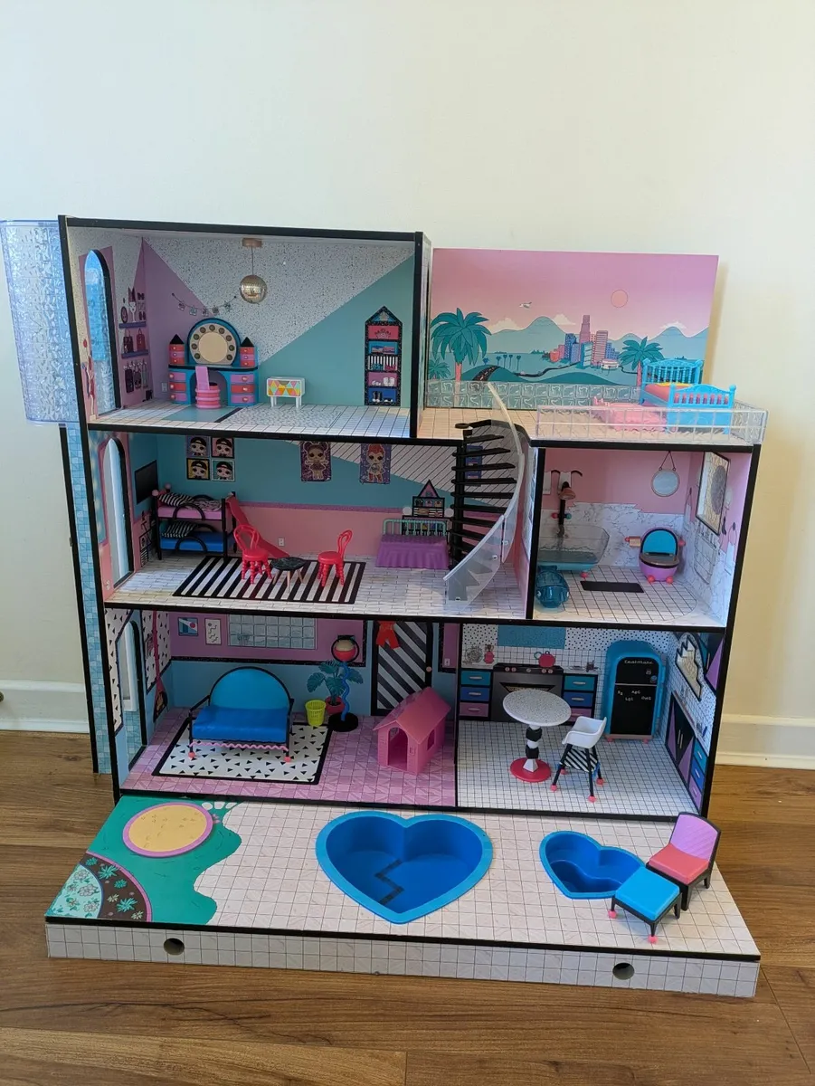 Doll House - Image 1