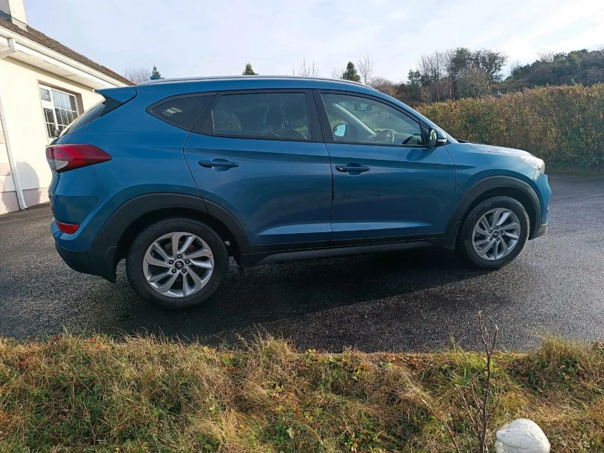 Hyundai Tuscan executive model - Image 3