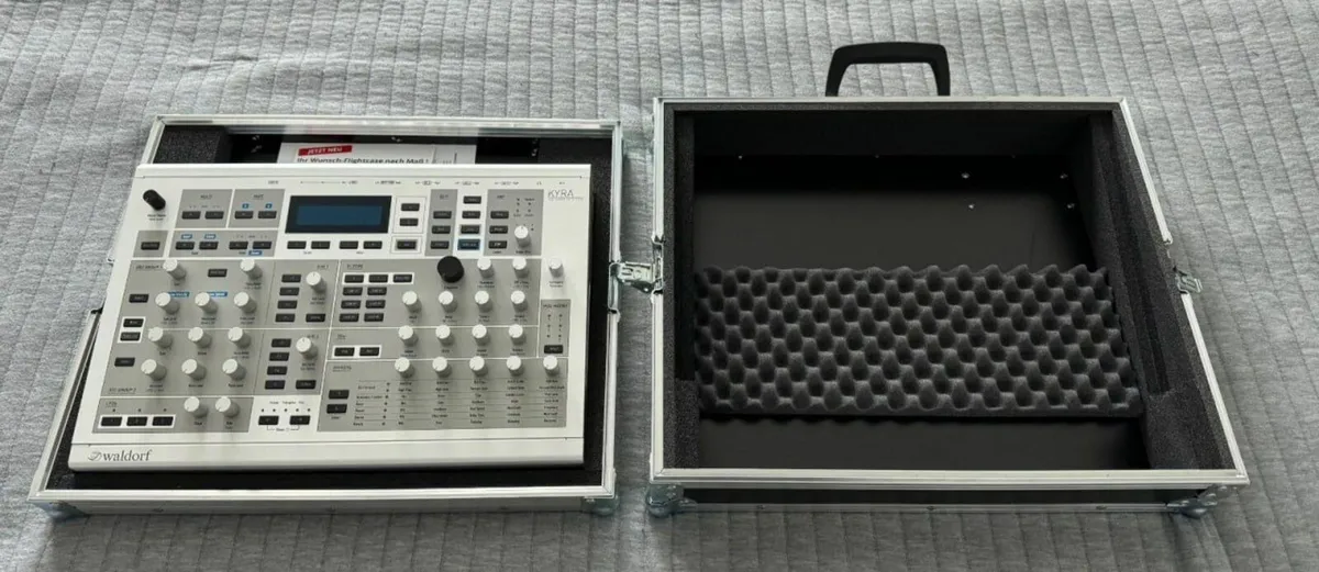 Waldorf Kyra Virtual Analog Synth + Thon Case - Image 1