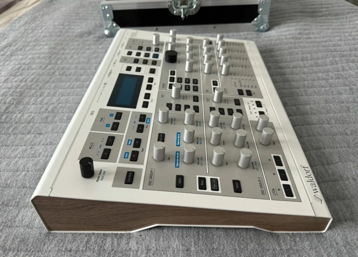 Waldorf Kyra Virtual Analog Synth + Thon Case - Image 4