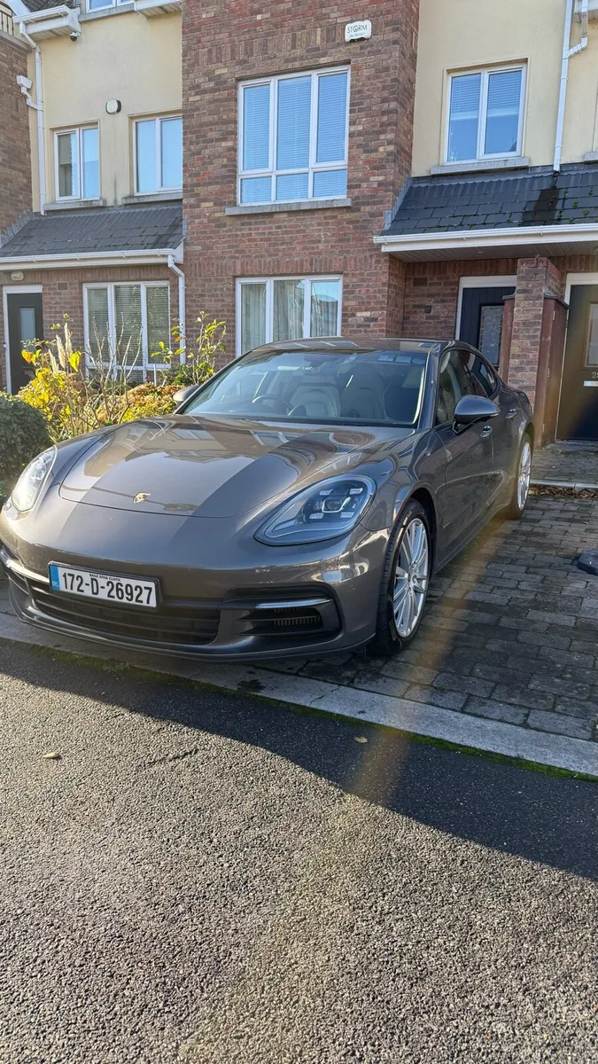 Porsche Panamera 4 E-Hybrid - Image 2