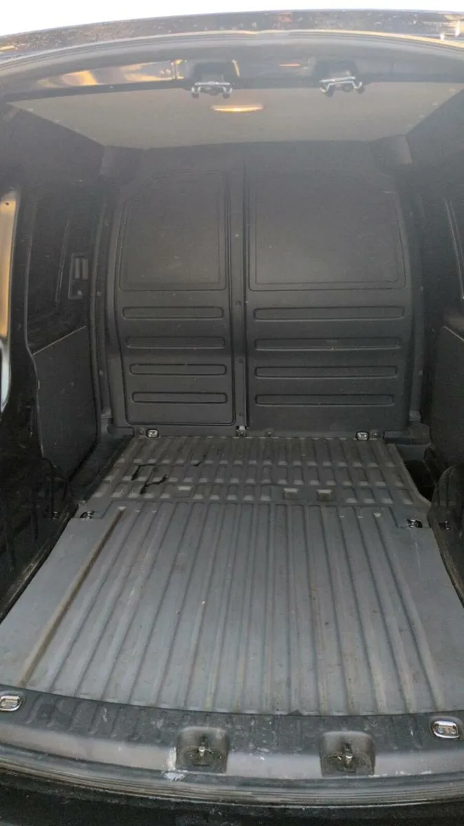 Volkswagen Caddy van - Image 3