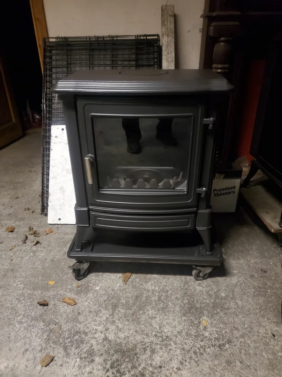 Nestor Martin s23 oil stove 6kw Demo model - Image 1