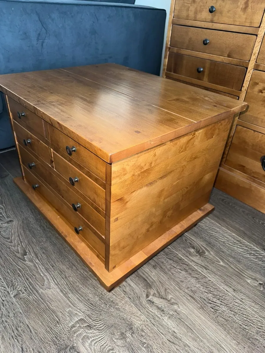 Laura Ashley Honey Gold Garrat 6 Drawer Side Table - Image 3