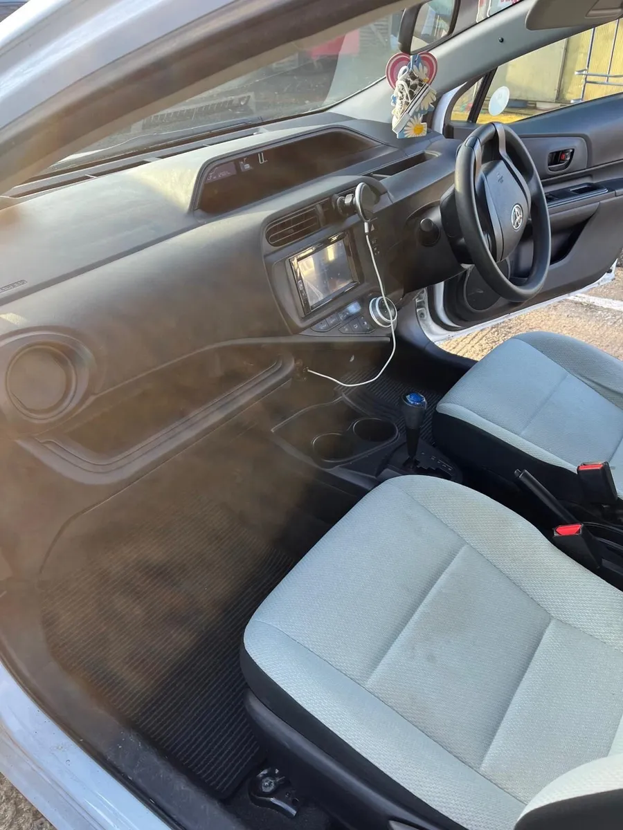 Toyota Aqua 2016 - Image 4