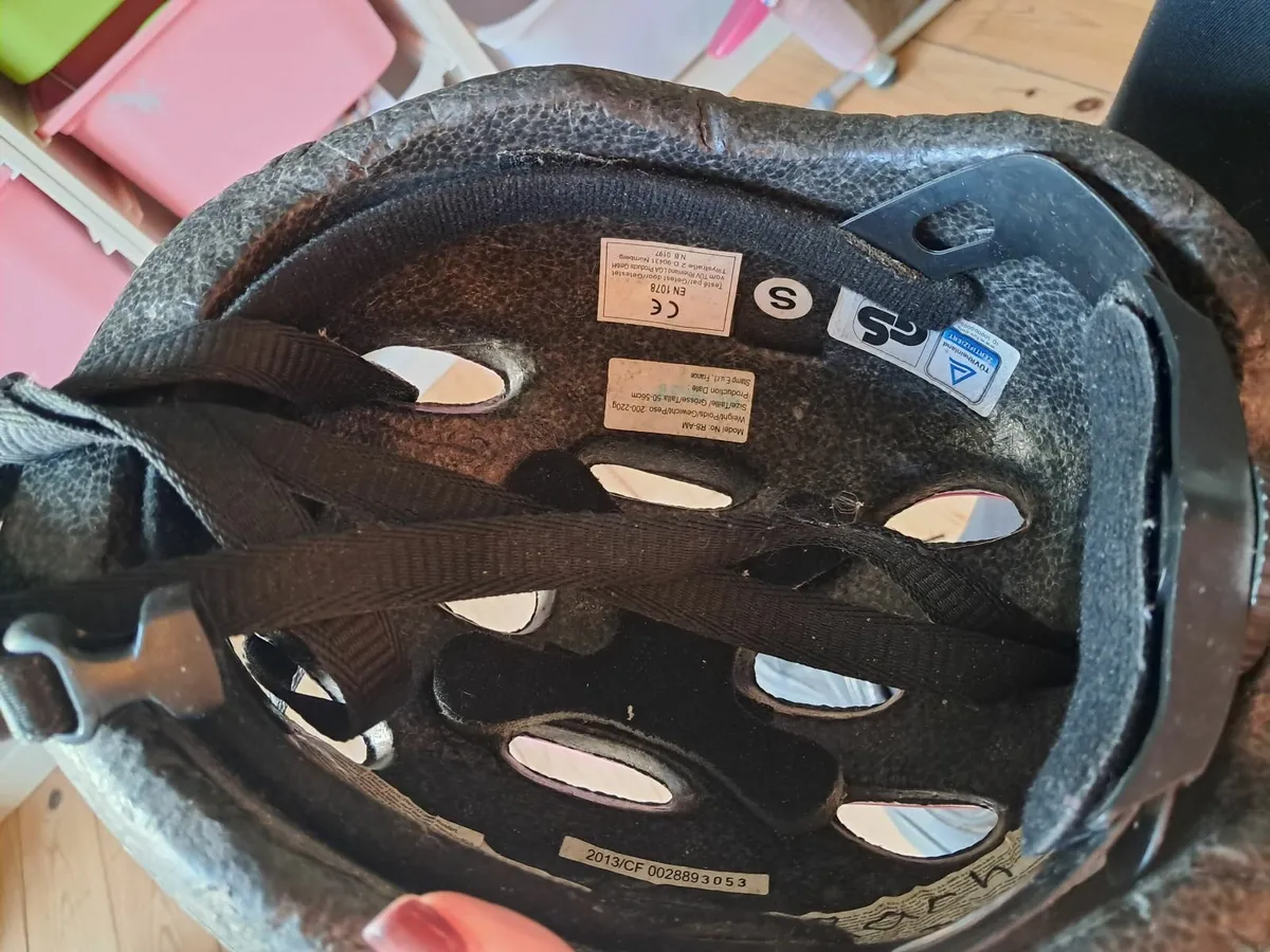 Cycling helmet - Image 2