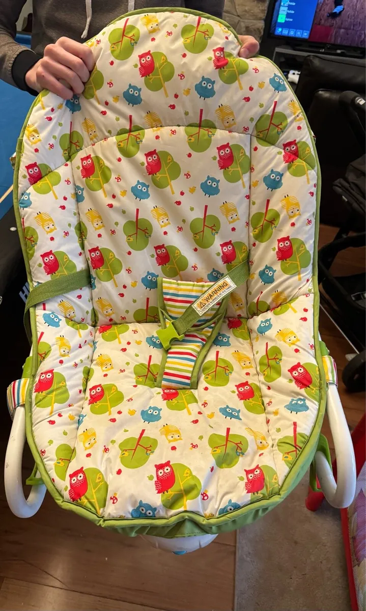 Baby bouncy/ travel cot and play mat - Image 2