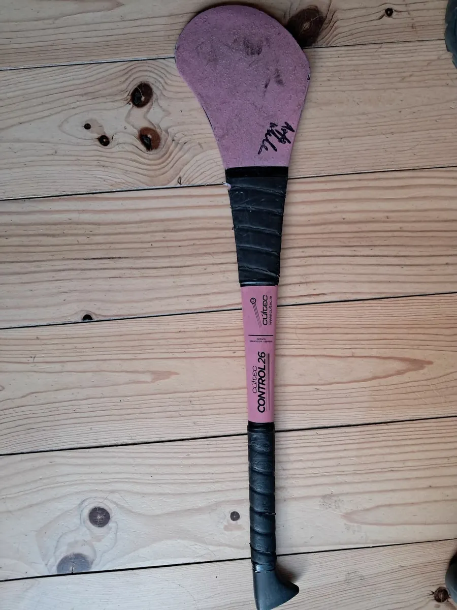 Pink hurley - Image 1