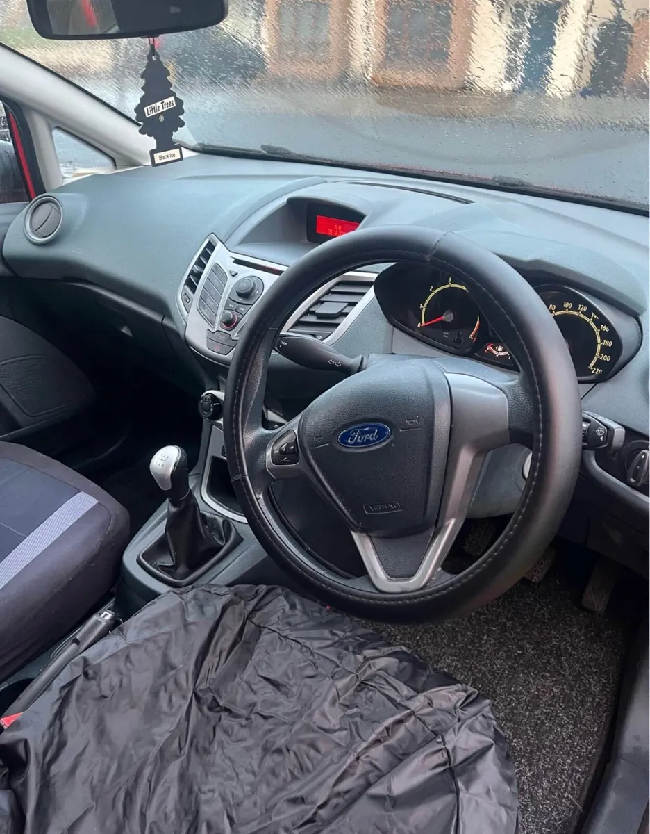 Ford Fiesta 2009 - Image 4