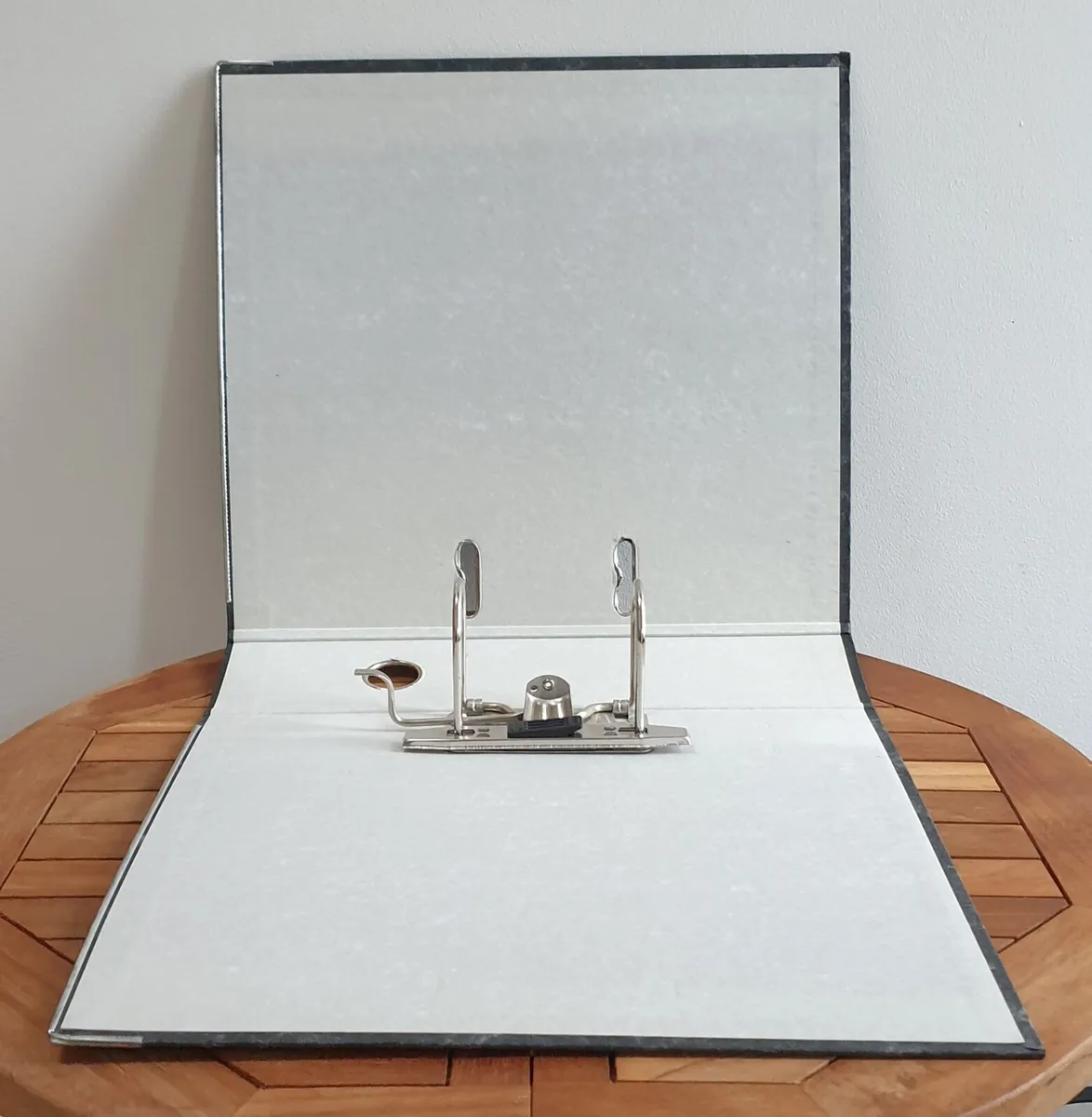 Lever Arch Folders A4 75mm - Image 2