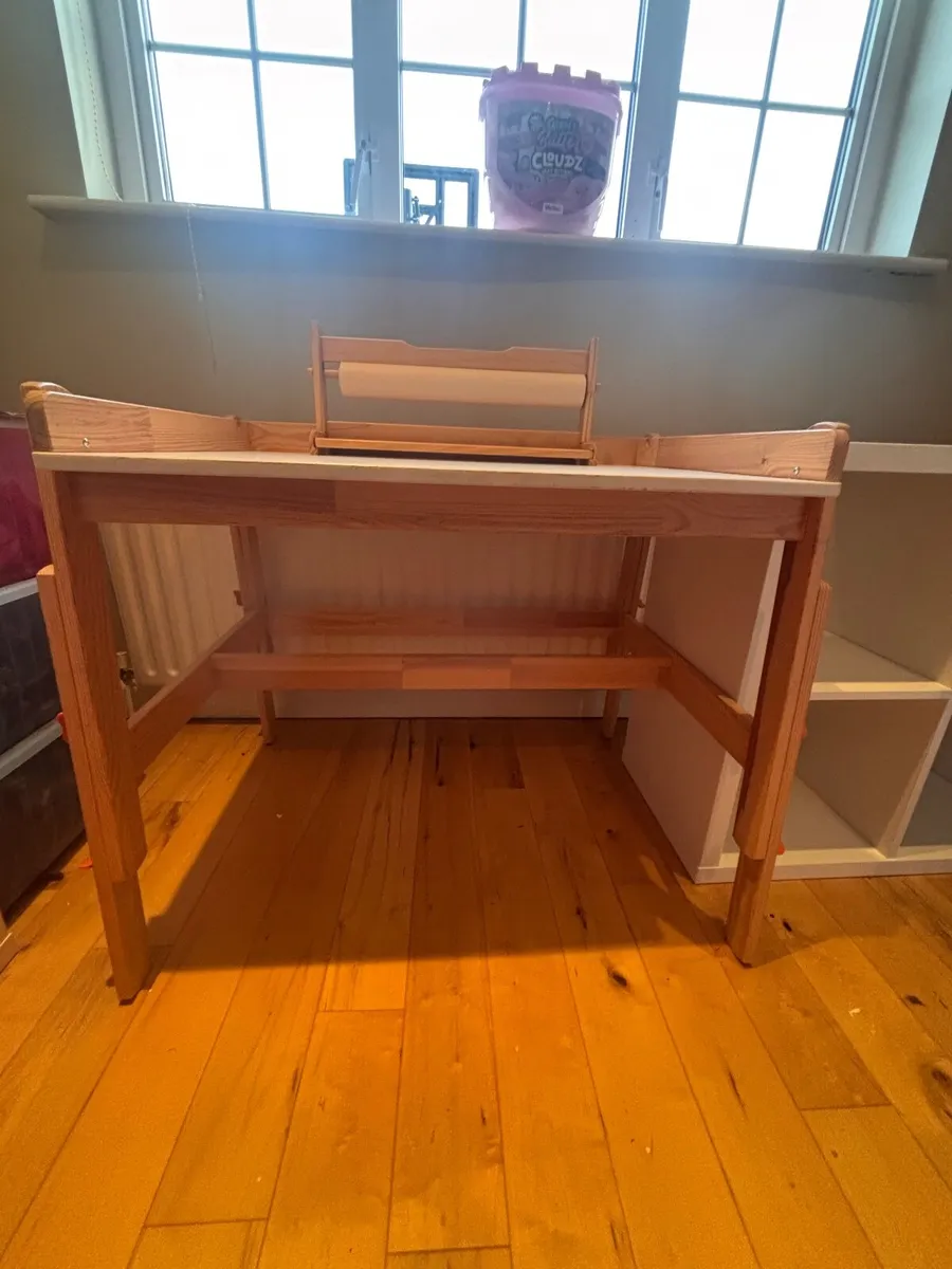 Kids desk - Image 1