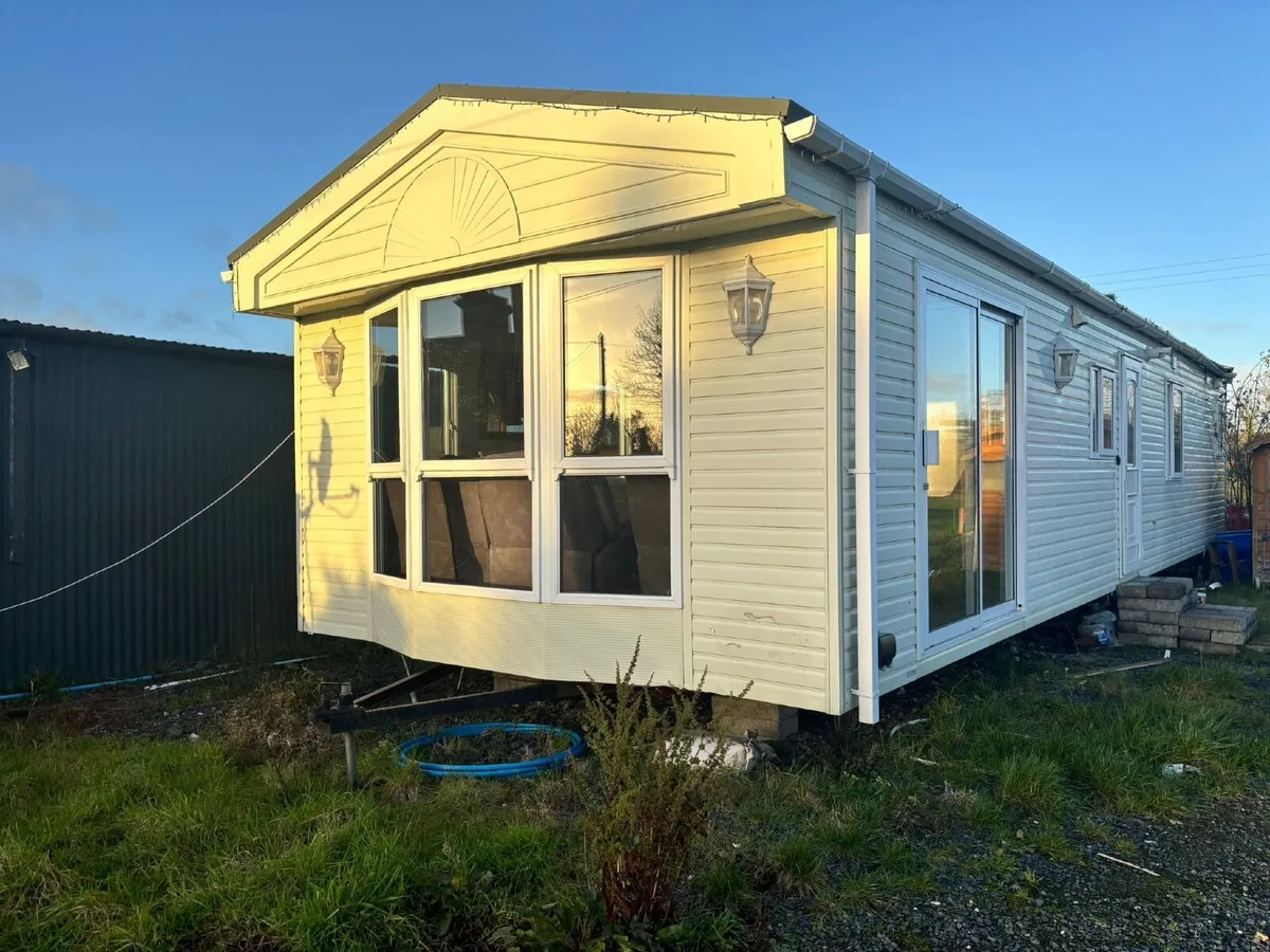 Mobile home - Image 1