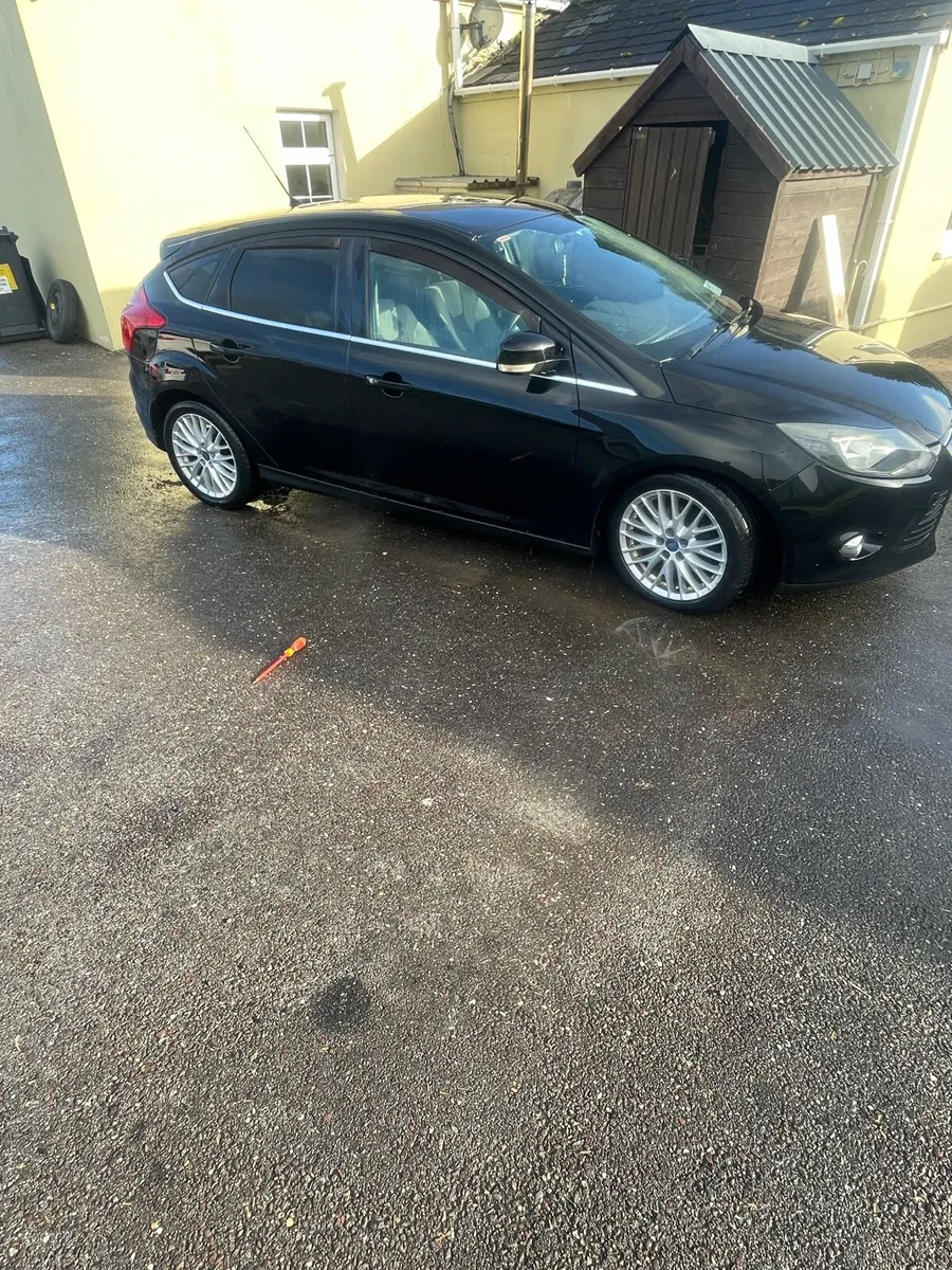 2011 Ford Focus 1.6 Zetec model - Image 2