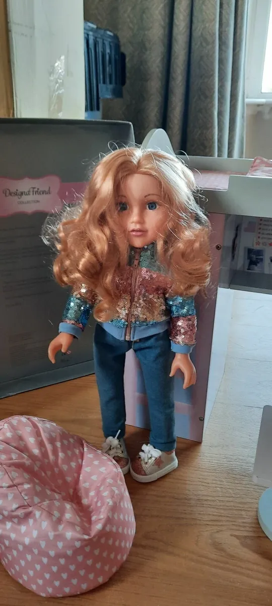 New Doll and 4 outfits and all in bedroom set - Image 1