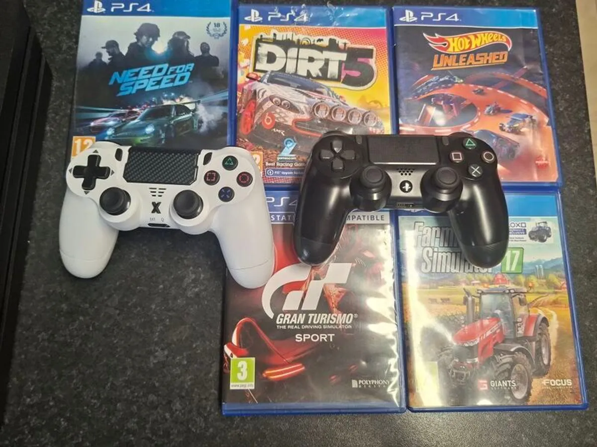 playstation 4 pro 1tb, 2 controller and games - Image 2