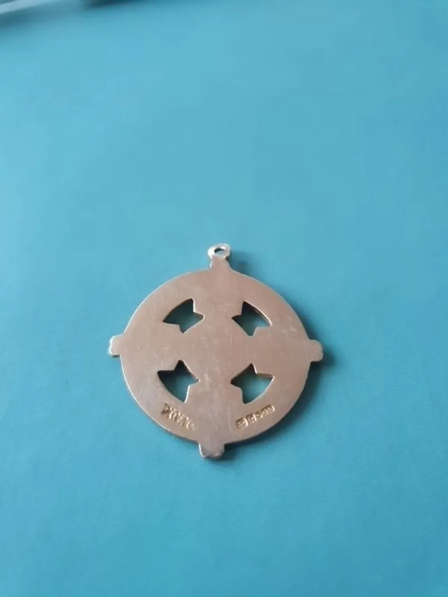 Gold Irish Medal - Image 3