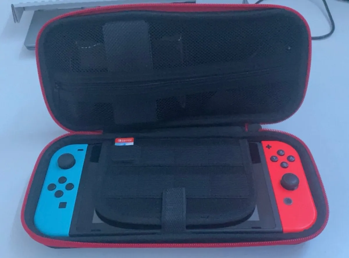 Nintendo Switch (Game and Travel Case) - Image 3